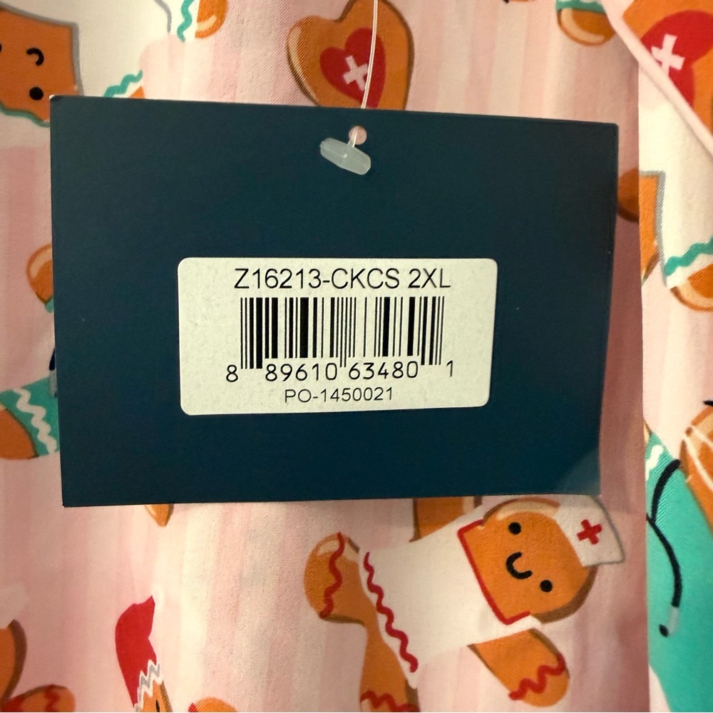 Zoe + Chloe-WonderWink-Women’s Scrub Top-Gingerbread Pattern-Pink-Size 2X-NWT - Picture 9 of 11